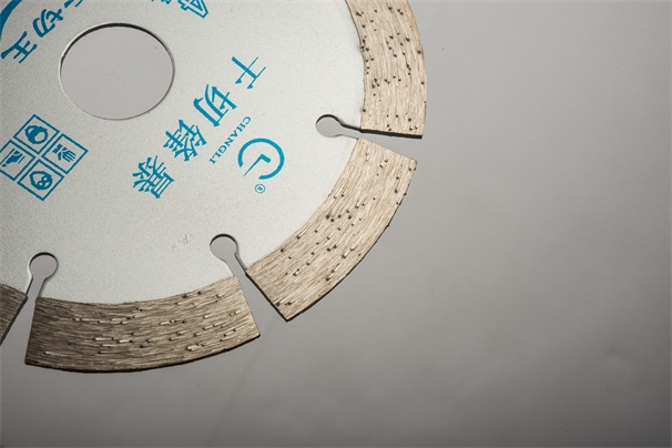 石材鋸片在不同的應(yīng)用階段應(yīng)該使用哪些石材機械呢？