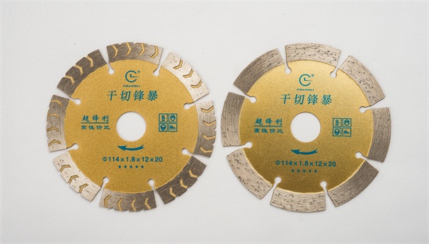 當(dāng)石材鋸片在切割時(shí)發(fā)生嚴(yán)重偏擺，你會(huì)怎么做？